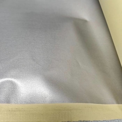 Tkanina para aramidowa o niskiej przewodności cieplnej z powłoką aluminiową