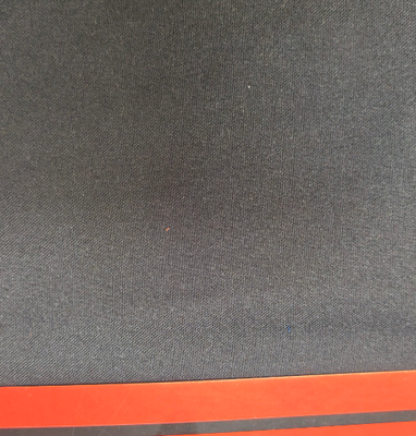 Wartość pH 5-7 Tkanina kevlar zaprojektowana w 2 1 wzór twill idealnie nadaje się do sprzętu bezpieczeństwa samochodowego lotnictwa i zastosowań przemysłowych