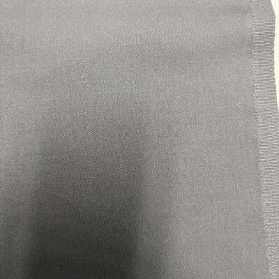 Długość rolki 100 m. Niestandardowa tkanina z aramidy, o stabilności termicznej 260C 15% Idealna do odzieży ognioodpornej